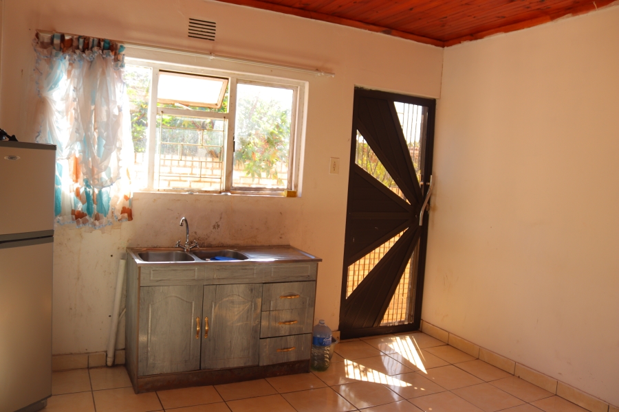 4 Bedroom Property for Sale in Louwville Western Cape